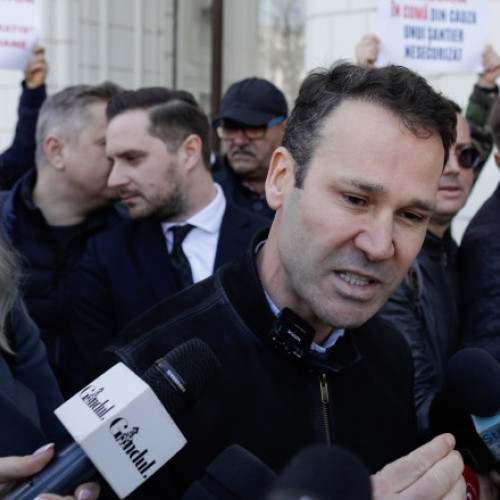 Primarul Capitalei îl ironizează pe edilul sectorului 3 pentru curajul de a depune plângere la Parchet împotriva sa