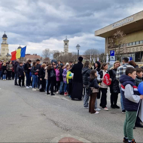 Tinerii din Alba se unesc pentru marșul pentru viață