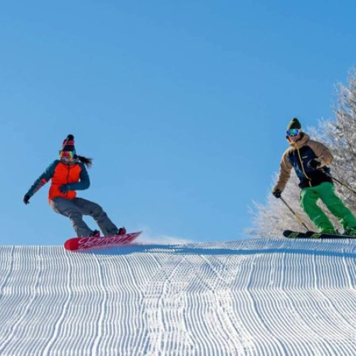 Condiţii excelente de schi în staţiunea Poiana Braşov, în weekend