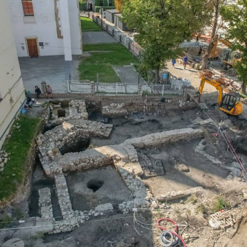 Descoperirea a peste 300 de monede în timpul lucrărilor de modernizare a centrului istoric din Turda