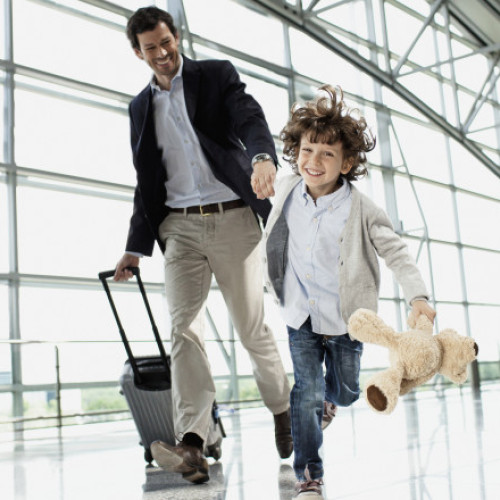 Schengen-ul Aerian. Călătoria cu copiii, mai ușoară de pe 31 martie - Ce părinții trebuie să știe despre documentele necesare