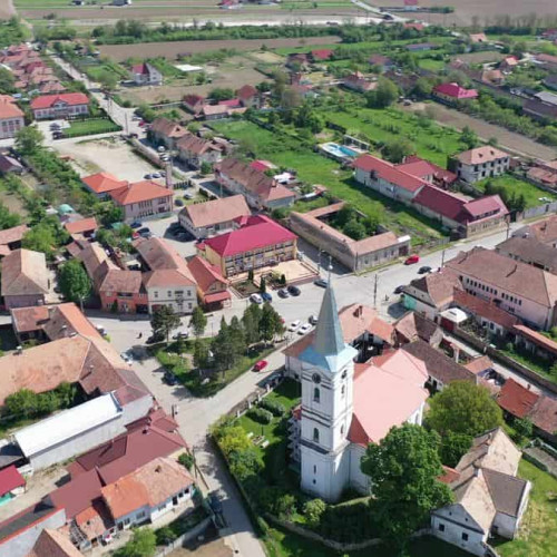 Echipamente IT de ultimă generație pentru învățământul din Ighiu. Licitație în SEAP pentru dotarea unităților școlare. Investiția este finanțată prin PNRR.