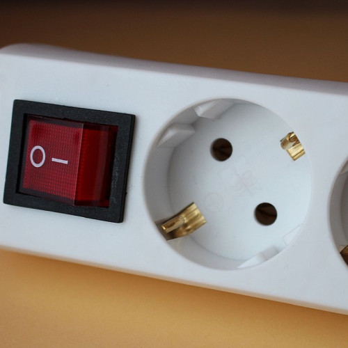 Întreruperi programate de curent electric la Constanța! Biserici, magazine și școli nu vor avea furnizare de energie