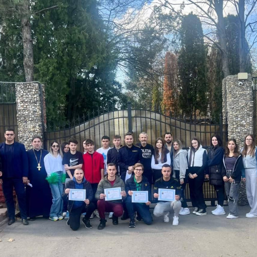 14 Elevi ai Liceului Tehnologic 'Iordache Golescu' Vizitează Penitenciarul Găești în cadrul Programului de Prevenire a Victimizării Tinerilor