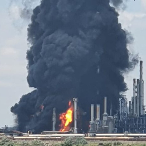 Explozie la Rafinăria Petromidia: Planul Roşu de Intervenţie Activat