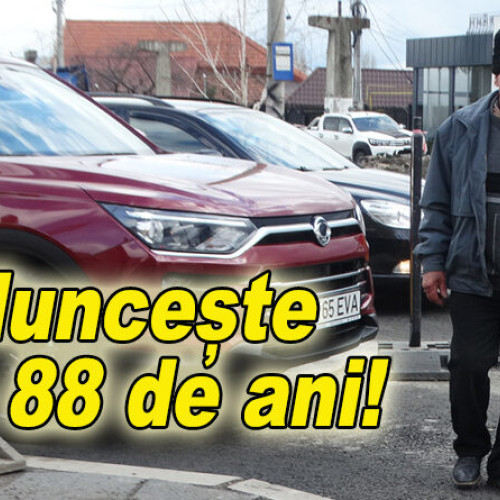 Omul în vârstă de 88 de ani vinde lapte în intersecția din Bariera Ploiești pentru a-și ajuta fiul bolnav