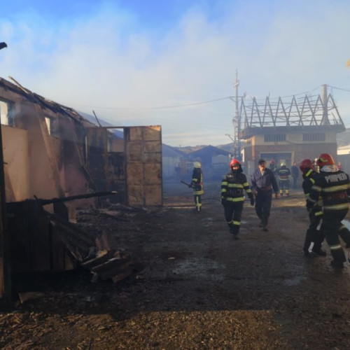 Foc în orașul Gheorgheni: Mesaj de avertizare RO-ALERT privind degajări mari de fum