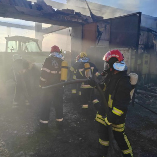 Incendiul de la Gheorgheni, stins duminică dimineață