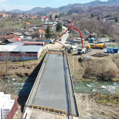 Lucrările la modernizarea drumului DJ 724 Malu cu Flori - Pucheni se desfășoară într-un ritm susținut