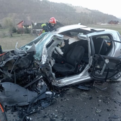 Accident grav în Suceava: Doi răniți și două mașini distruse în urma unui șofer care a intrat pe contrasens
