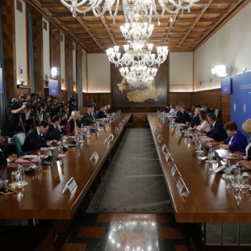 Barometrul vizibilităţii miniştrilor: Marcel Ciolacu și Marcel Boloș, pe primele locuri. Ce politicieni sunt la coada clasamentului