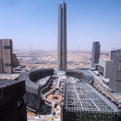 Galerie Foto Un oraș de 6,5 milioane de locuitori se ridică în mijlocul deșertului. Megaproiectul include cea mai înaltă clădire din Africa