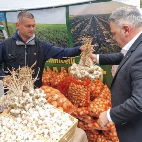 Ministrul Agriculturii Florin Barbu: "Îmi place mâncarea bio din solarul familiei. Nu cumpăr mici de la Obor