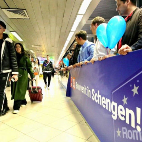 Persoanele care calatoresc pe zboruri catre sau din state Schengen nu vor mai fi verificate la frontiera