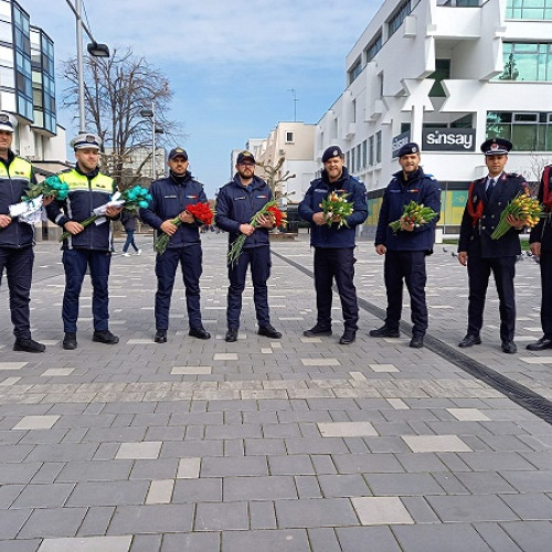 Politiștii, jandarmii și pompierii au celebrat Ziua Femeii printr-o altfel de misiune în Satu Mare
