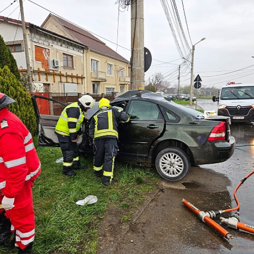 Accident rutier mortal la Satu Mare: șofer decedat după ce s-a lovit cu mașina de un stâlp pe Drumul Odoreului