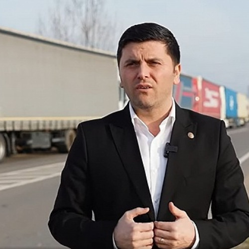 Cozi uriașe la Vama Halmeu din cauza TIR-urilor, Adrian Cozma cere ajutor european pentru drum expres