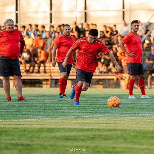 Adrian Cozma a jucat cu fotbaliști din Generația de Aur într-un turneu național pentru copii