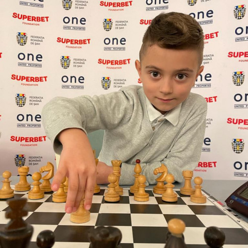 Doi elevi gălățeni campioni, în echipa României la Campionatul European de șah pentru școlari din Irlanda - David-Cristian Talabă și Dragoș-Ștefan Leu vor concura alături de alți 13 sportivi pentru noi trofee!