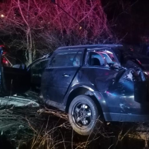 Accident grav în apropierea municipiului Fălticeni: Un mort și un rănit după impactul cu un stâlp de electricitate