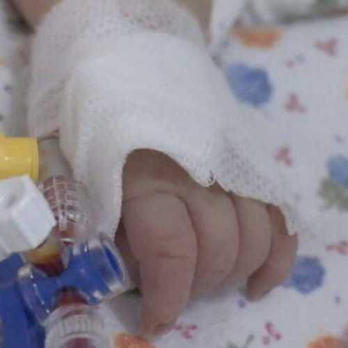 Bebeluș internat în stare gravă la Spitalul "Sfânta Maria" din Iaşi din cauza lapte praf cu apă din fântână.