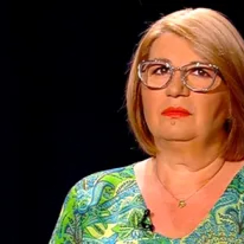 Magda Catone, actrița de lungă durată, a fost exclusă din PNL de către Biroul Politic al Sectorului 2. Decizia a fost luată în urma nerespectării disciplinei partidului și a dezacordurilor constante cu viziunea politică a acestuia. Reactia actriței a fost una puternică, afirmând că decizia este nejustificată, deși speră să nu fie una finală și să poată continua proiectele culturale pentru bunăstarea comunității. Și viceprimarul Adrian Costache a fost exclus din același motiv. Într-o intervenție la Realitatea Plus, Magda Catone și-a exprimat dezacordul față de decizia surprinzătoare a partidului, menționând că