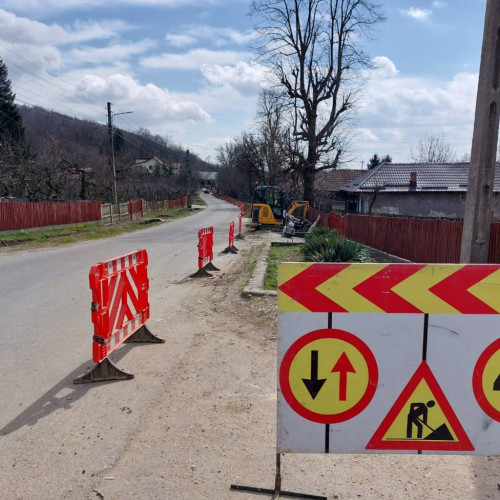 Lucrări în ritm alert pentru rețelele de gaze și canalizare din comuna Voinești