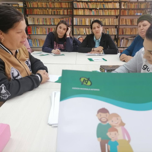 S-a dat start-ul activităților de formare familială în cadrul proiectului "Eu și copilul meu" la Școala Gimnazială Comișani