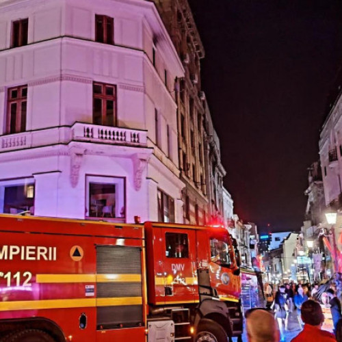Un incendiu devastator în Centrul Vechi al Capitalei: Zeci de persoane fără adăpost după ce un coș de fum neizolat a cauzat distrugeri majore