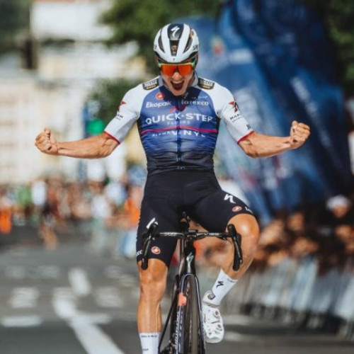 Ciclism: Van der Poel câștigă „tripla” în Flandra