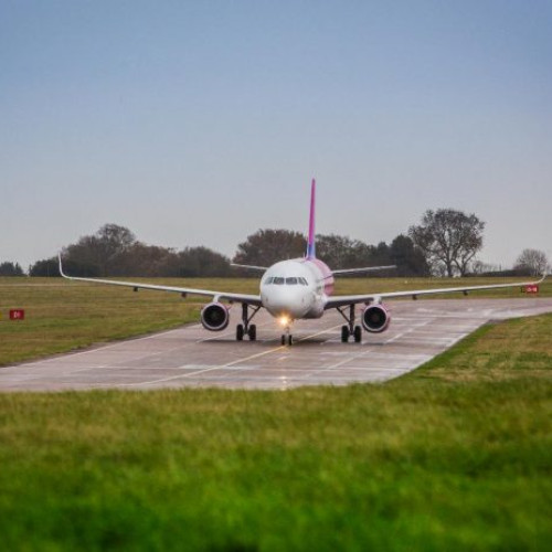 Wizz Air reia zborurile București – Salzburg din 2 aprilie, biletele de avion disponibile la prețuri începând de la 99 lei/segment de zbor
