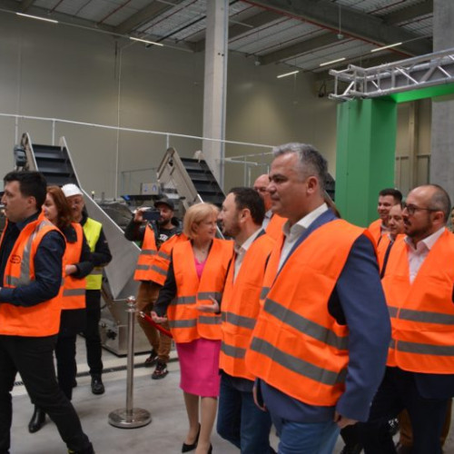 Braşovul inaugurează un nou centru regional de sortare a ambalajelor returnabile