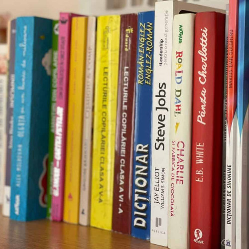 2 aprilie: Ziua Internațională a Cărții pentru Copii și Tineret - Promovarea lecturii în rândul tinerilor și importanța literaturii pentru dezvoltarea lor intelectuală și emoțională