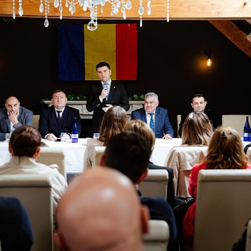 Adrian Cozma s-a întâlnit cu sătmărenii din Bruxelles pentru a discuta despre condițiile de muncă ale românilor în Uniunea Europeană