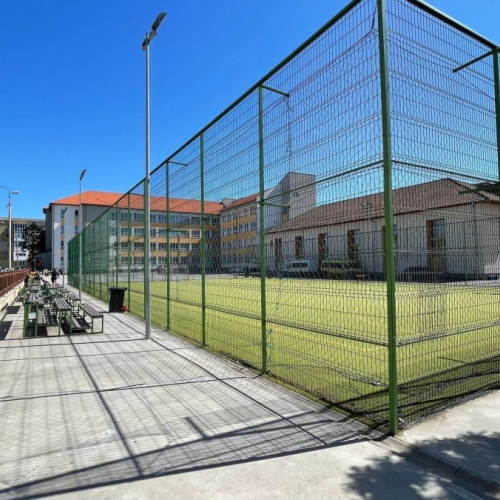 Directorii de școli din Cluj-Napoca avertisment către cei care au dormit porțile închise