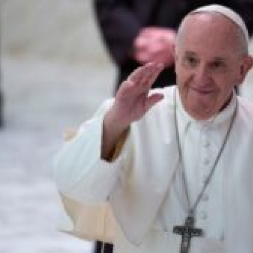 Papa Francisc dezvăluie sprijinul fostului Papă Benedict al XVI-lea pentru drepturile cuplurilor LGBT în noua sa carte apărută marți în Spania
