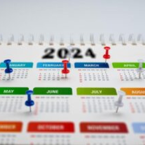 Angajații din sectorul public vor avea 6 zile libere în mai, în perioada 1-6 mai!