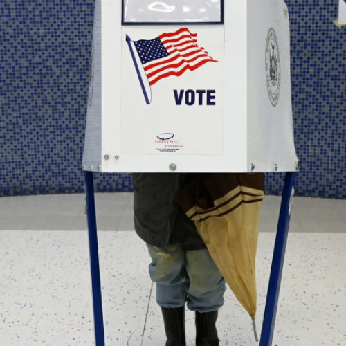 Un texan și-a schimbat numele în „Literalmente Oricine Altcineva” și va candida împotriva lui Biden și Trump la prezidențiale