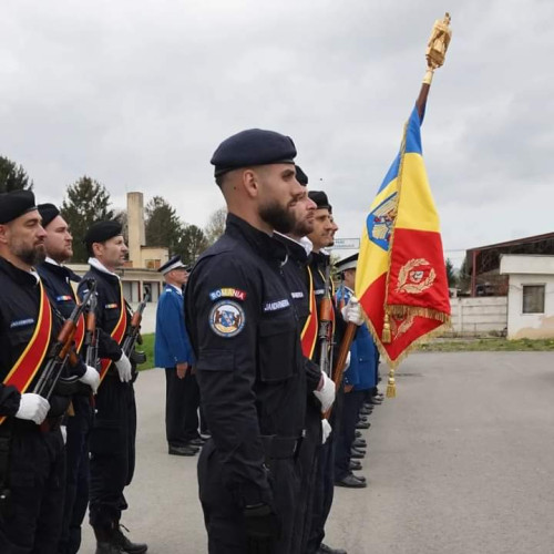 Ceremonie militară și religioasă la Jandarmeria Brașov: Înaltpreasfințitul Laurențiu Streza a participat la sărbătorirea Zilei Jandarmeriei Române. Jandarmii brașoveni au inaugurat un altar de vară și au pregătit activități pentru copii. Expoziție și prezentare de echipamente utilizate în misiuni publice și montane. Seara se va încheia cu o ceremonie cu torțe.