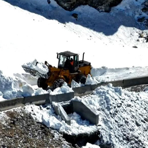 Incepe deszapezirea pe Transalpina. Drumarii au anuntat deschiderea circulatiei pe sectorul Obarsia Lotrului - Ranca
