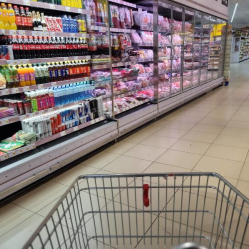 Majoritatea românilor se opun închiderii supermarket-urilor și hypermarket-urilor în weekend, arată un studiu recent
