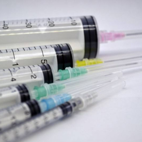 Fabrica de seringi Sanevit Arad, în faliment și scoasă la licitaţie pentru 1.685.000 de euro