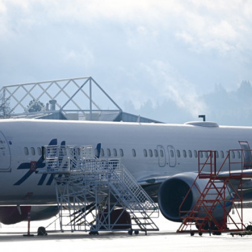 Rezultatul Calculat: "Alaska Air anunță că a primit 160 milioane de dolari de la Boeing ca primă compensație pentru blocajul avioanelor 737 MAX 9 în primul trimestru