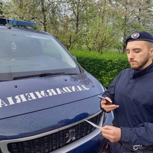 Echipa Jandarmeriei Maramureș implementează un nou sistem de verificare a documentelor de identitate - eDAC - pentru a asigura eficientă și securitate în operațiunile de patrulare