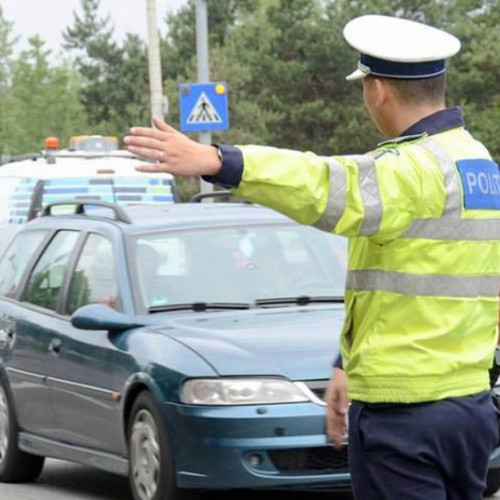 Atenție conducători auto! Polițiștii din Tăuții Măgherăuș au verificat asigurările obligatorii pentru RCA.