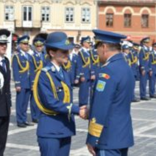 Ziua NATO sărbătorită la Academia Forțelor Aeriene cu retragere și ceremonii