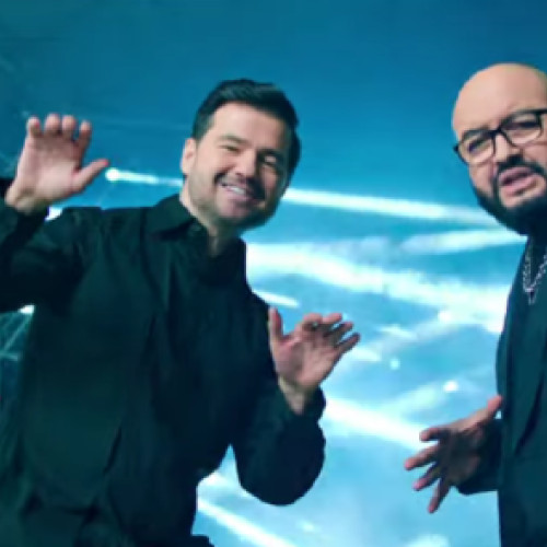 Formația 3 Sud Est a lansat noul single "În camera ta", inclus în coloana sonoră a filmului "Retreat Vama Veche" regizat de Petre Năstase. Piesa, scrisă de Laurențiu Duță, Mihai Budeanu și Viorel Sipos, promite să aducă în prim-plan îmbinarea dintre muzica anilor 2000 și stilul actual. Videoclipul piesei, ce reprezintă o premieră pentru lungmetraj, îi are ca protagoniști pe Ada Condeescu, Adela Popescu și Laura Cosoi, interpretând trei prietene ce organizează o petrecere în Vama Veche. Alături de acestea, filmul mai include actori cunoscuți precum Mih