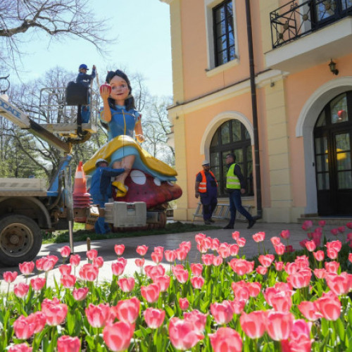 Exclusiv Campania de Paște. Cum i-au anulat PSD și PNL târgul lui Nicușor Dan. Craiova o ține într-o petrecere până la alegeri