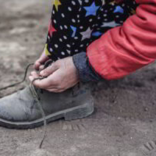 O nouă inițiativă umanitară pentru copiii din Întorsura Buzăului - Donează o pereche de pantofi noi să aduci bucurie de Paște