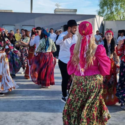Ziua Romilor sărbătorită cu muzică, dans și premii la Alba Iulia